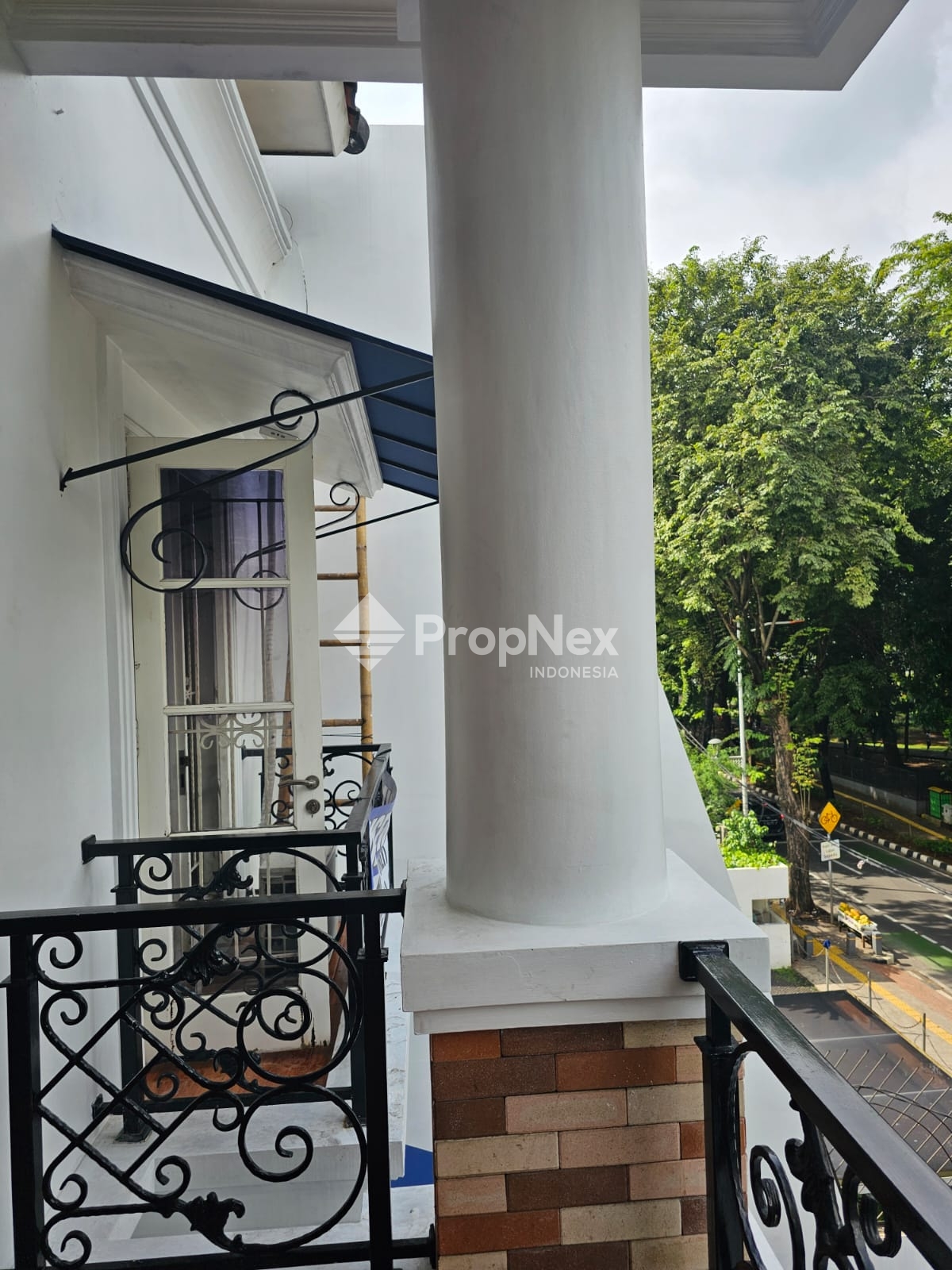 Rumah Mewah 2,5 Lantai Strategis & Siap Huni di Tebet Timur — foto 10
